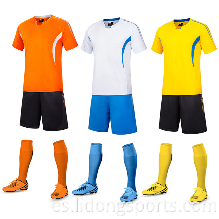 2021 Kits completos de moda Uniformes de fútbol sublimado Jersey de fútbol preparada para fútbol